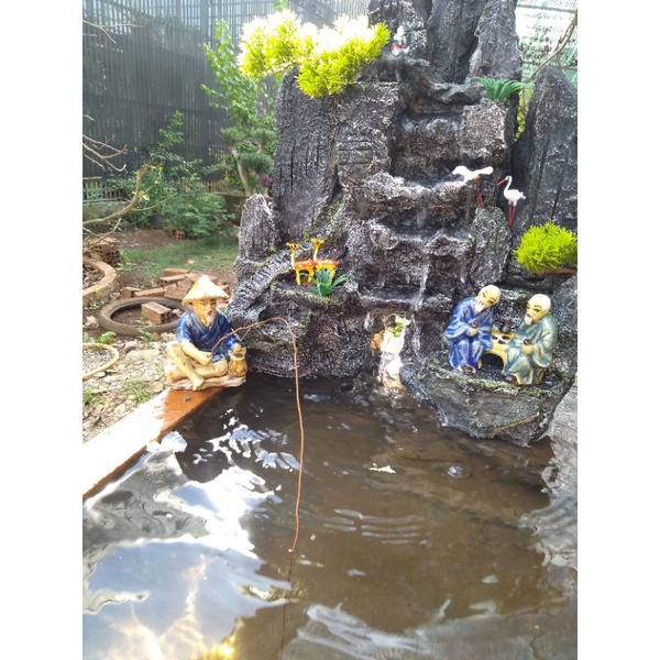 Hòn non bộ có thác nước