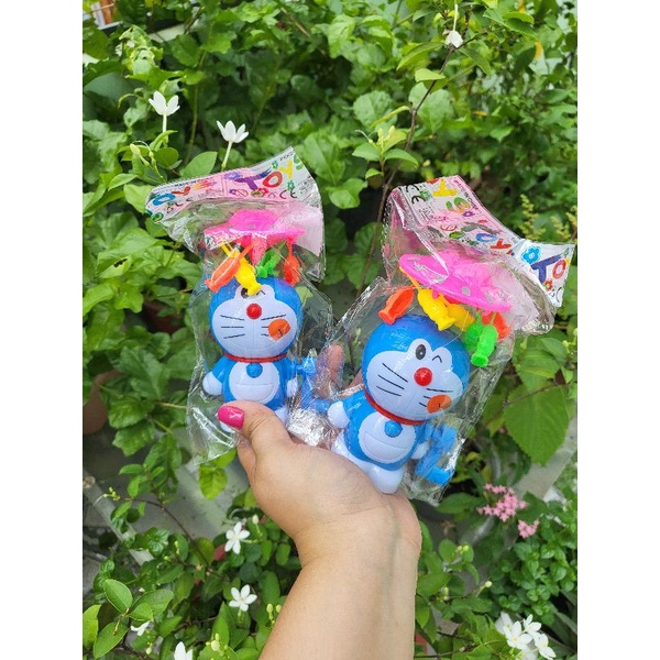 Doraemon nhảy dây chạy cót