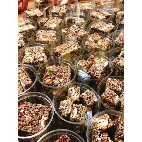 Thanh ngũ cốc gạo lứt mix hạt chà bông