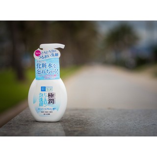 Sữa rửa mặt tạo bọt Hada Labo - cho da khô, thường