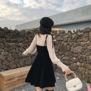Váy yếm nhung xoè buộc dây
