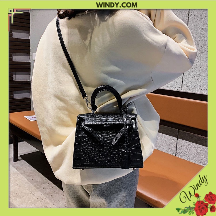 Túi Xách Nữ Đeo Chéo HM Da Rắn Mini Size 20 Tặng Kèm Khăn WD856