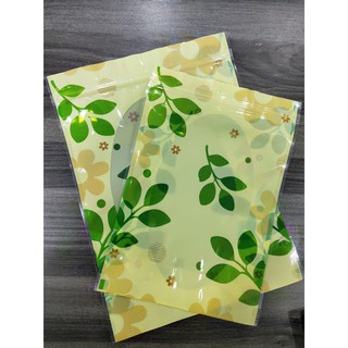 Túi zip hoa vàng lá xanh
