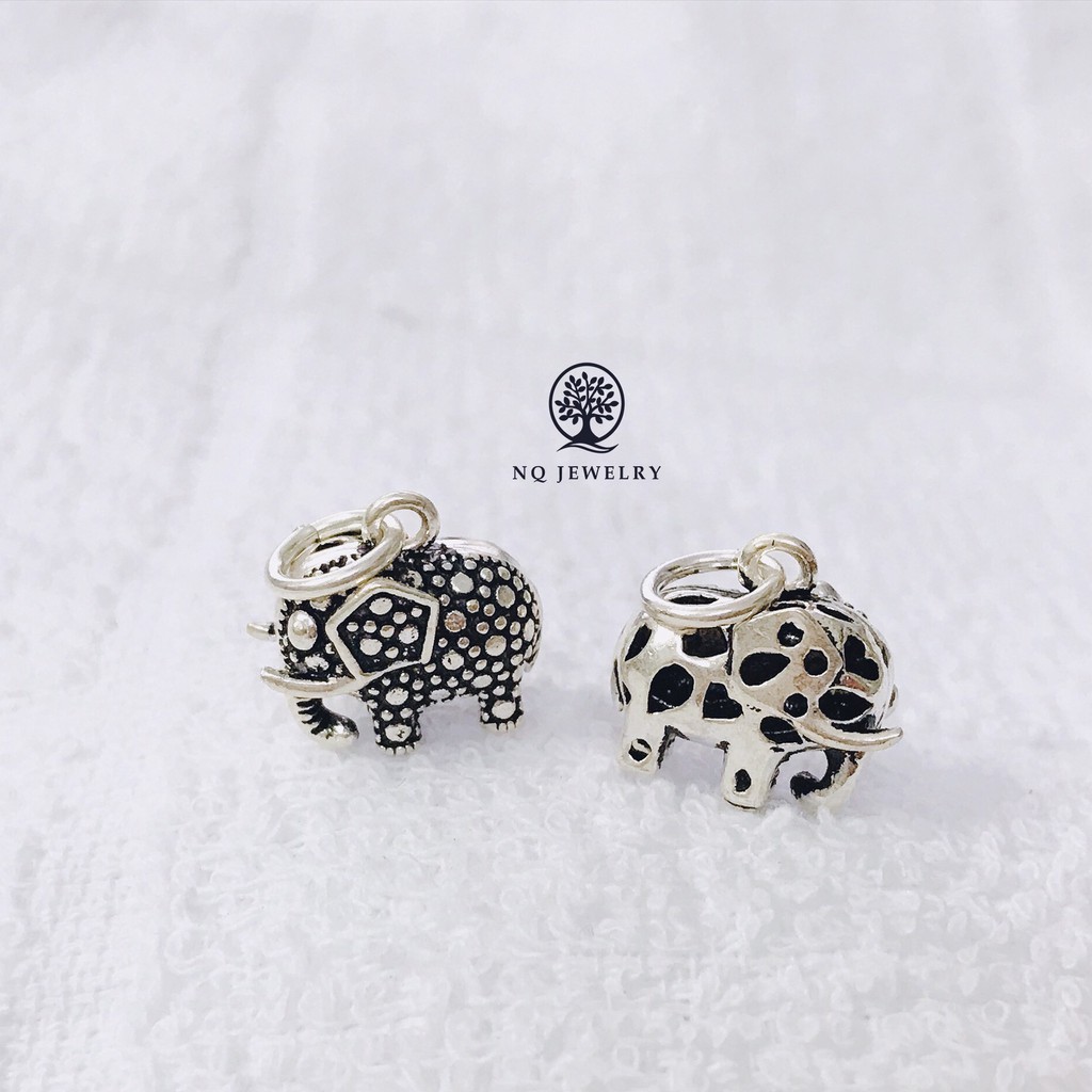 Charm con voi bạc hai mặt