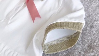 Váy trắng xếp li kèm nơ( hàng sale ko đổi trả)