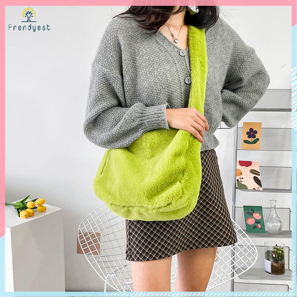 Túi đeo chéo màu sắc thời trang độc đáo cho nữ