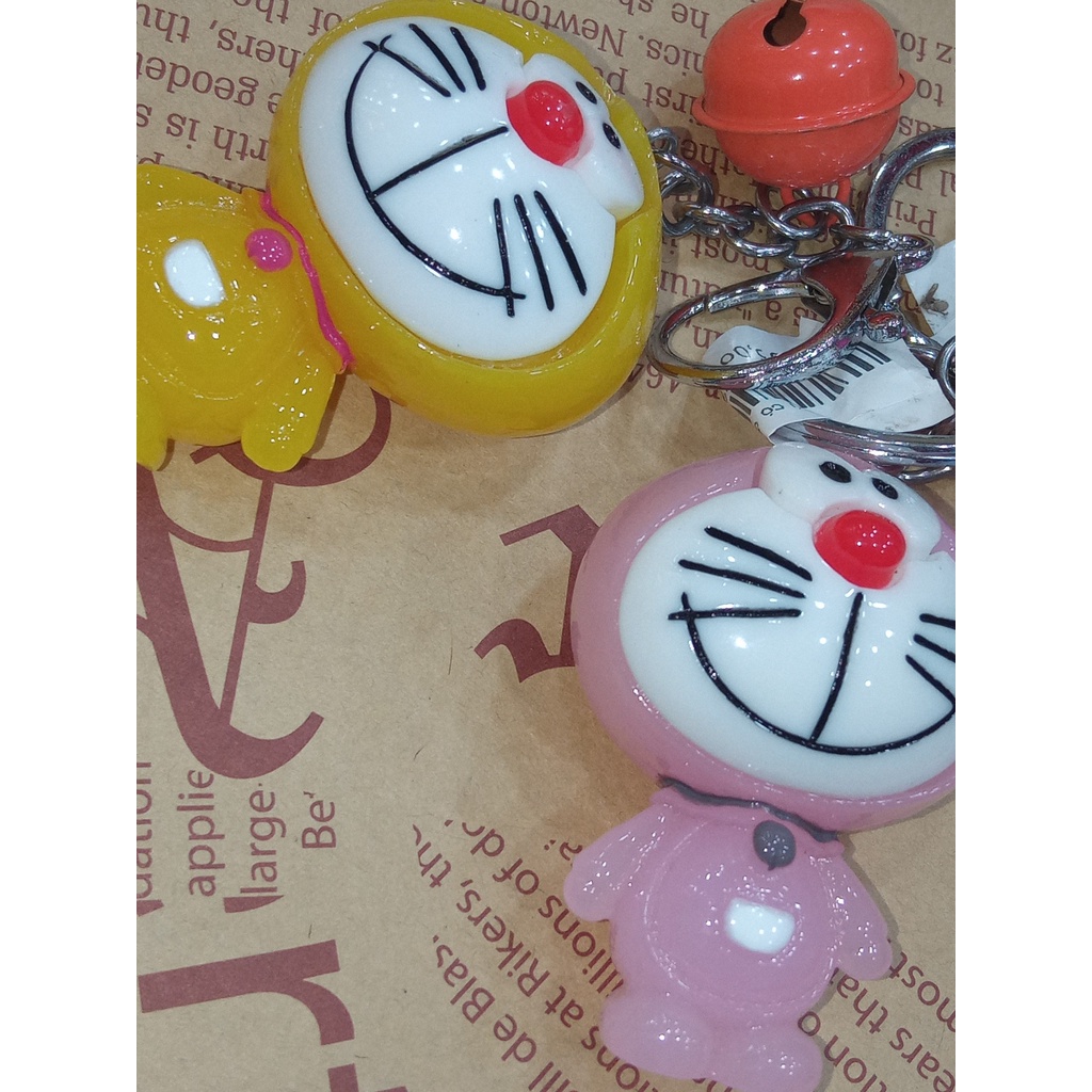Móc khóa hình Doraemon có đèn nhấp nháy