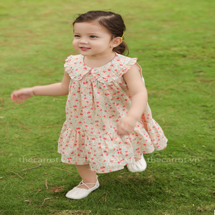 Váy bé gái  CARROT họa tiết hoa nhí dáng baby doll cổ sen bèo thấm hút mồ hôi