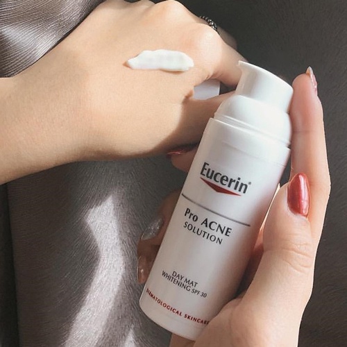 Eucerin Pro ACNE Solution Day Mat Whitening SPF 30+ Kem Dưỡng Trắng, Chống Nắng Cho Da Mụn 50ml