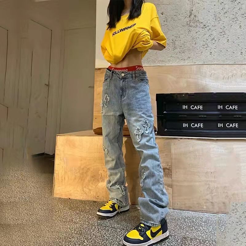 Quần jean lưng cao hoạ tiết chữ thập phong cách Âu Mỹ đường phố 2021