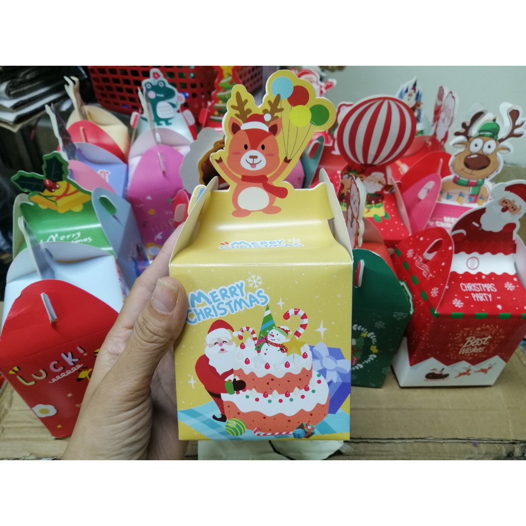 [Giá Sỉ] Combo 1 Hộp đựng quà + 1 đôi tất NOEL Kute cho bé | BigBuy360 - bigbuy360.vn