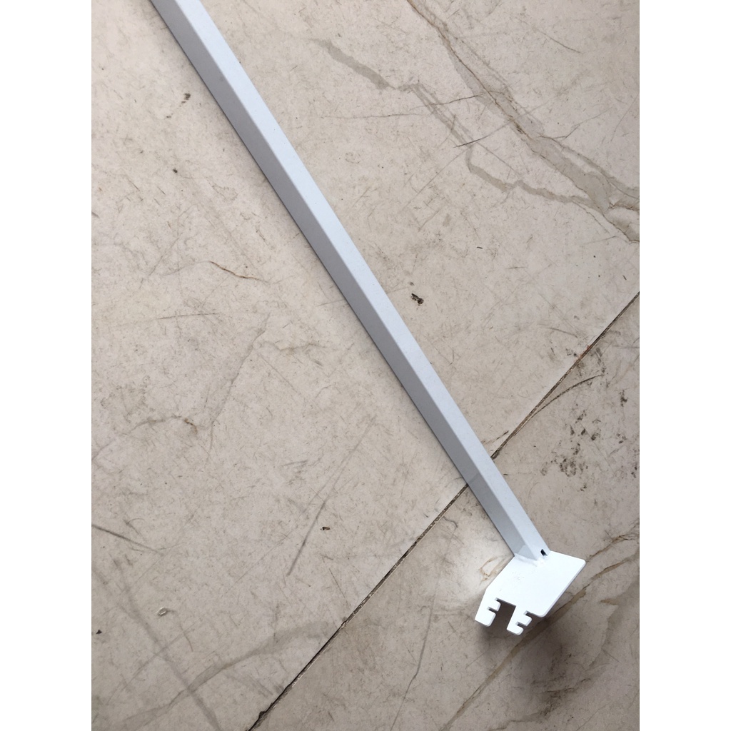 Thanh treo hộp 13x26 dùng để gắn vào kệ siêu thị