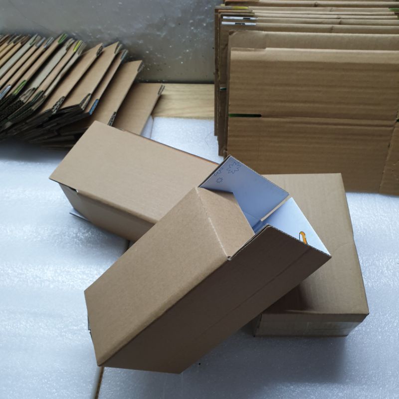 Hộp giấy carton tái chế 10 x 8 x16.