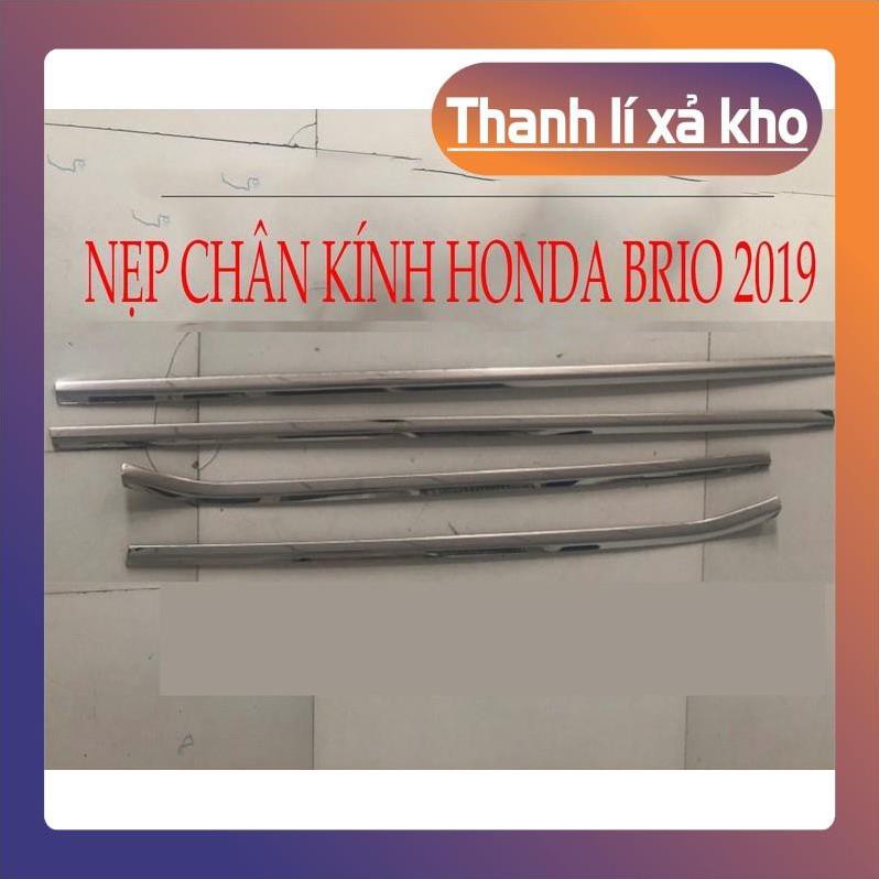 Shop xả kho sp NẸP CHÂN KÍNH INOX HONDA BRIO 2019 ảnh thật