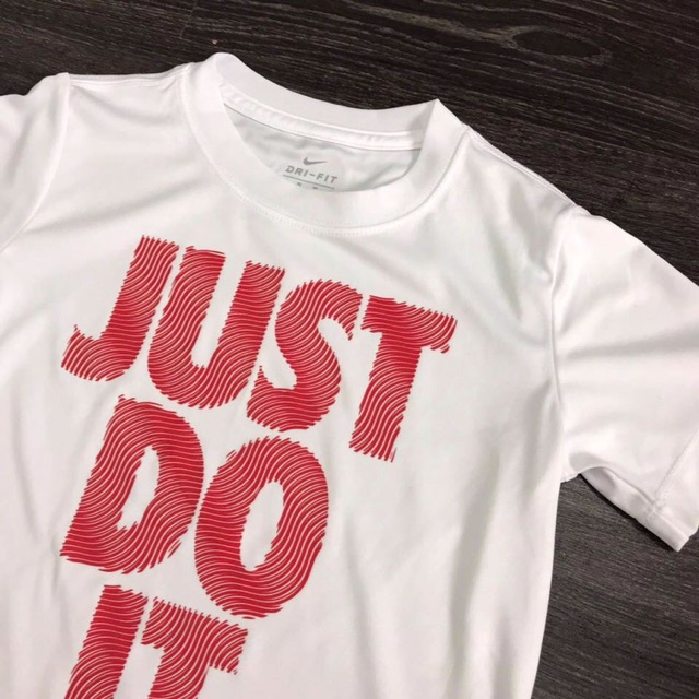 ÁO THUN NIKE BÉ TRAI DƯ XỊN