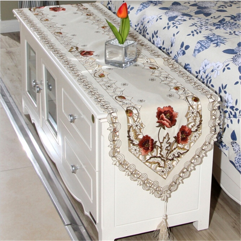 Khăn Trải Bàn Thêu Hoa Thanh Lịch