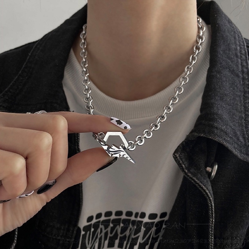 Vòng Cổ Nam Hình Tia Sét Bằng Thép Titan Khoá Cài OT - Dây Chuyền Tia Chớp Không Gỉ Phong Cách Streetwear Hiphop