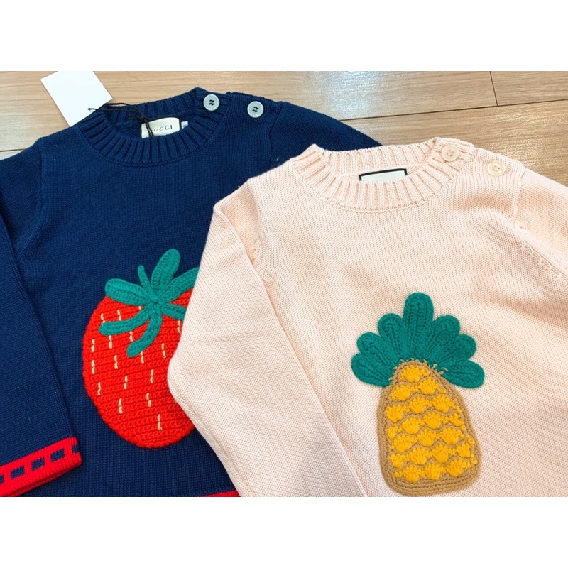 Áo len bé gái hình dâu, dứa xinh xắn