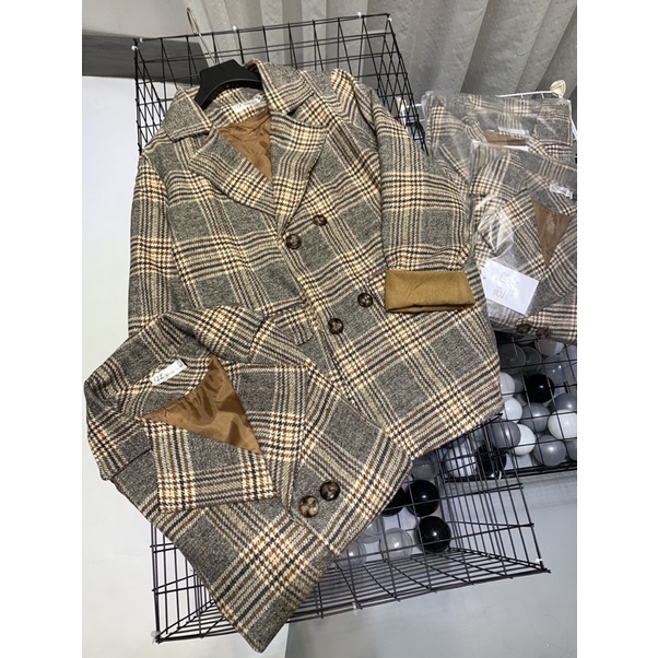 Khoác dạ kẻ ❤️Dạ nhung tay lật ❤️Khoác dạ cổ véc phù hợp đi chơi đi làm đi tiệc | BigBuy360 - bigbuy360.vn