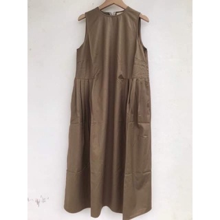 Đầm midi uzzlang xếp li phong cách Hàn Quốc