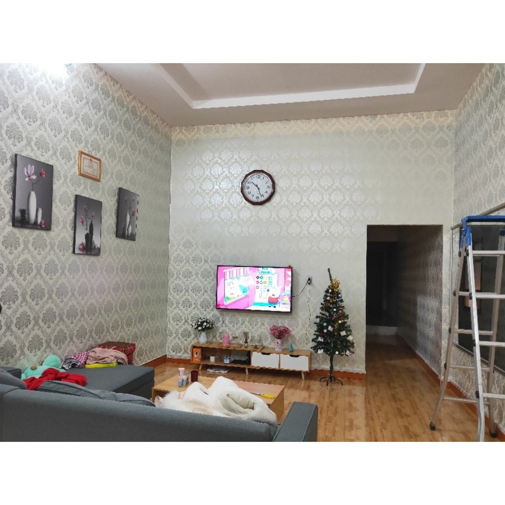 10m giấy dán tường hoa văn châu âu màu bạc khổ rộng 45cm có keo dán sẵn