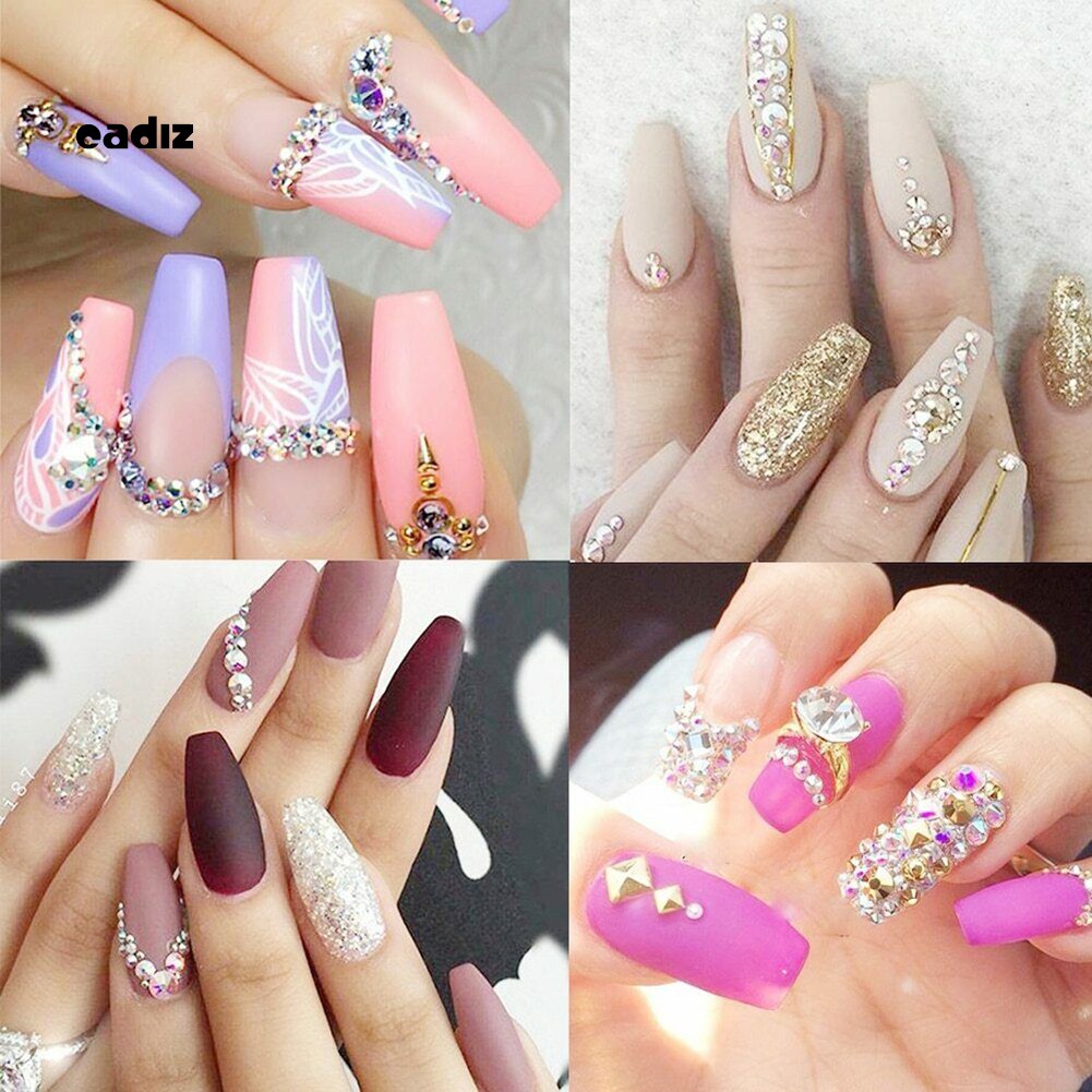 Hộp 12 ngăn đá đính trang trí móng tay