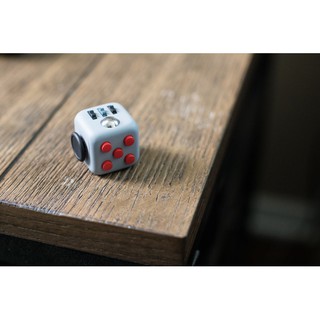 Fidget Cube – Khối Lập Phương Thần Kỳ