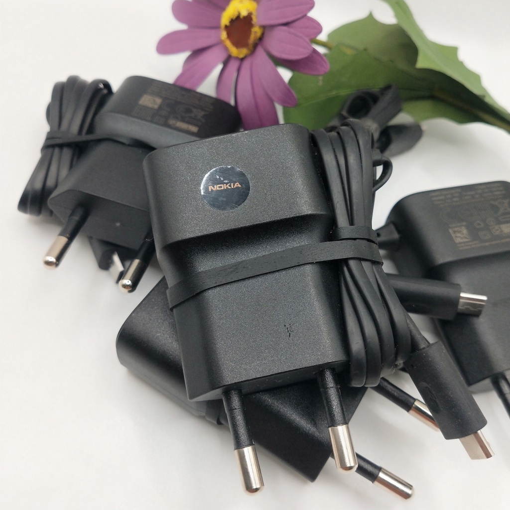 Củ Sạc Nokia liền dây Zin chân dẹp dẹt USB hàng bóc máy cho 105/ 8800 / 8600 / 105 / N9 / N8 / N86 / 515...
