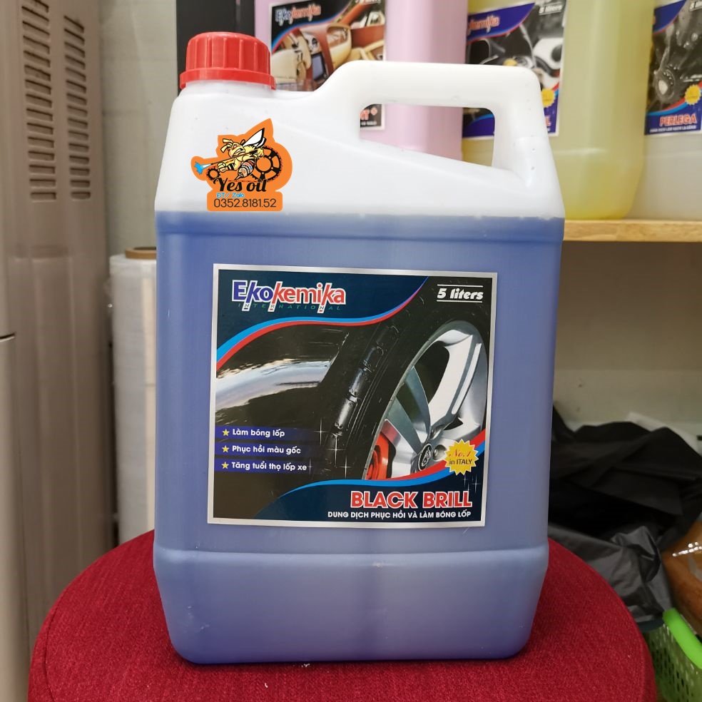 Nước bóng và đen lốp xe Blackbrill