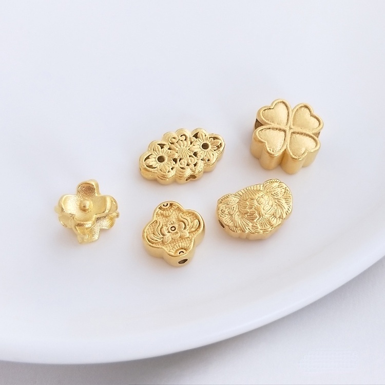 [Little Blu] Hạt Cườm Cỏ Bốn Lá Khoét Lỗ Sau Lưng Đám Mây Màu Vàng Kim Nhám Đính Hạt Hình Cỏ Bốn Lá Cỡ Lớn