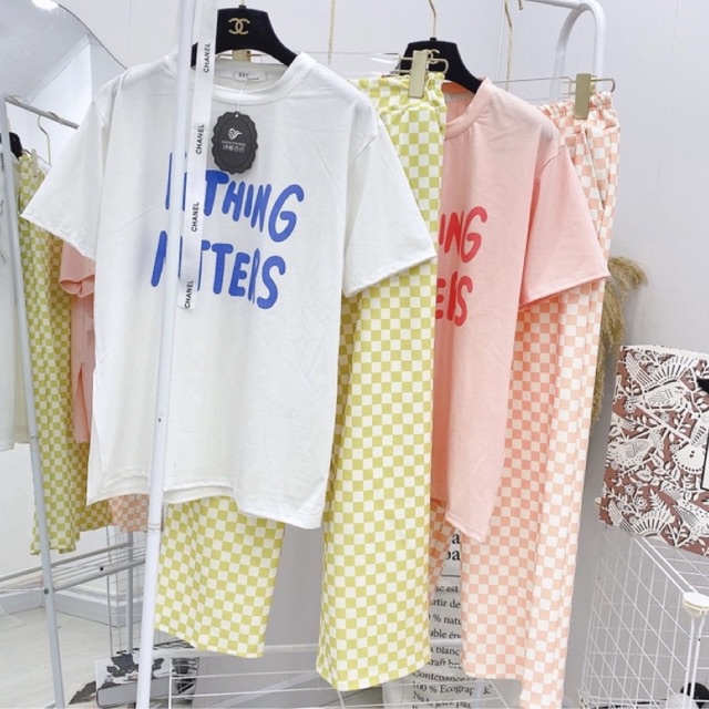 Set Bộ Quần Kẻ Caro Ống Rộng Dài Áo Phông Trắng Chữ