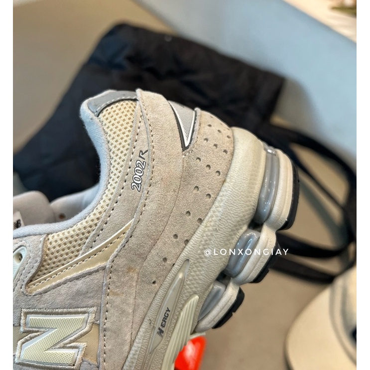 GIÀY THỂ THAO N.B 2002 CREAM/MÀU KEM