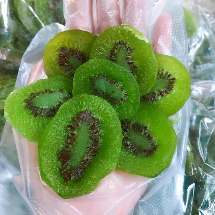 (SALE GIA GOC) Kiwi sấy dẻo lon 350g, dẻo mềm, ngọt thanh, trái cây sấy dẻo - NGUỒN ĂN VẶT GIÁ SỈ.