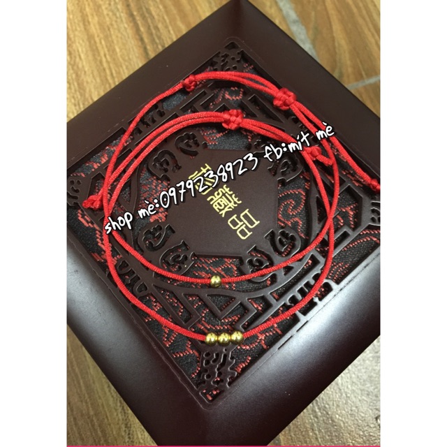 Vòng dây đỏ may mắn