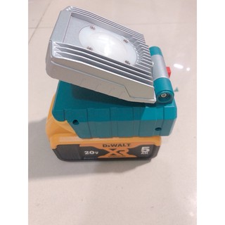 Đèn leb chiếu sáng dùng pin dewalt 18v
