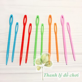 Kim khâu nhựa 9cm/7cm - set 10 cái
