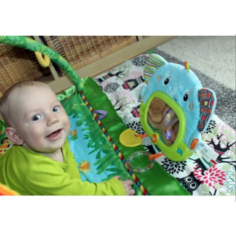 Thanh lý đồ chơi treo nhạc có gương bé siêu mê