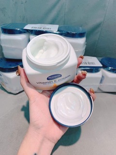 Kem dưỡng ẩm Vitamin E Úc