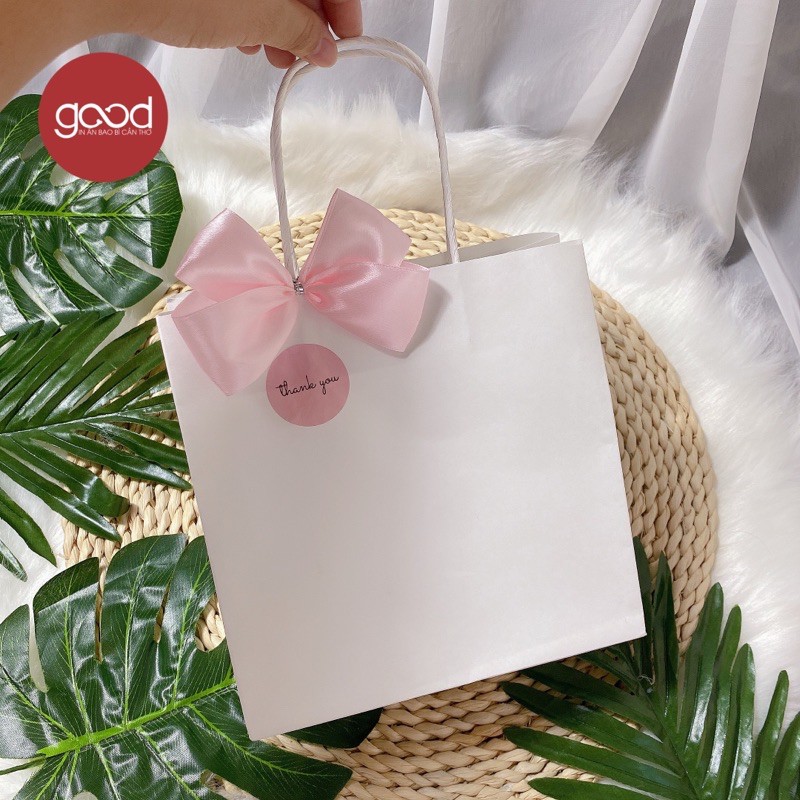 30 Túi giấy trắng tặng nơ lụa siêu xinh đựng mỹ phẩm, đựng quà tặng