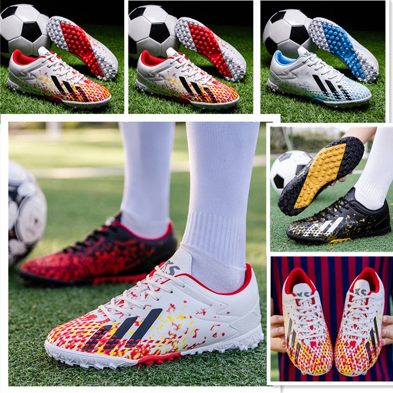 【Tặng tất bóng đá miễn phí】Giày đá bóng nam / nữ ngoài trời vải PU, đế cao su, chống trơn trượt, thấm sốc, bền, mềm và không thấm nước Size 35-46