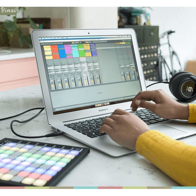 Bàn sáng tác nhạc điện tử Novation Launchpad Mini MK3