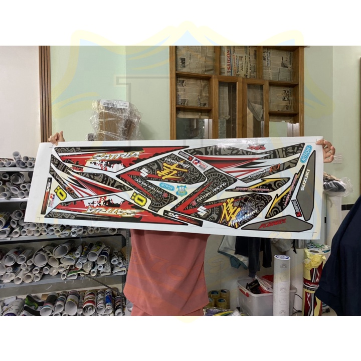 ( Quí khách vui lòng mang ra tiệm cho thợ dán ) Tem Satria fi maya hayabusa đỏ đen