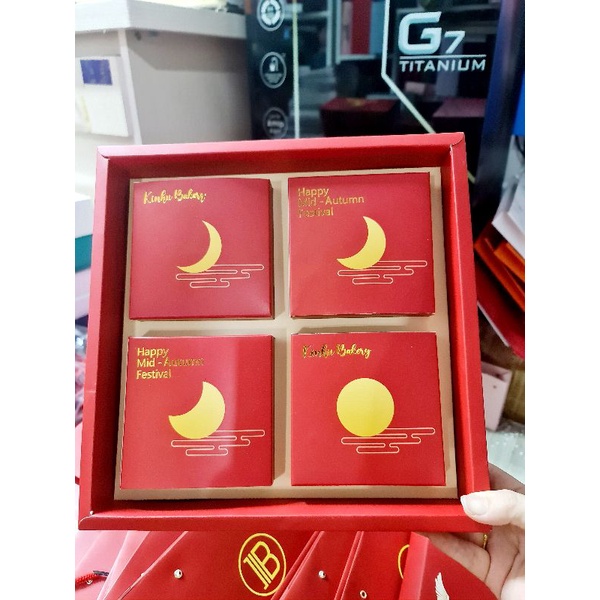 Hộp bánh trung thu set 4 bánh 2022