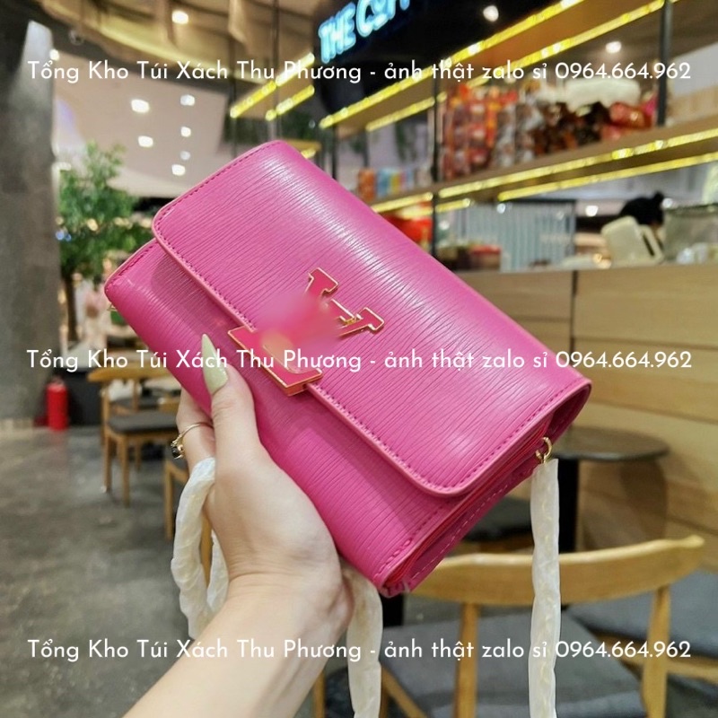 Túi đeo chéo vân gỗ đính logo, có thể làm ví cầm tay siêu sang chảnh (cam kết chuẩn ảnh)