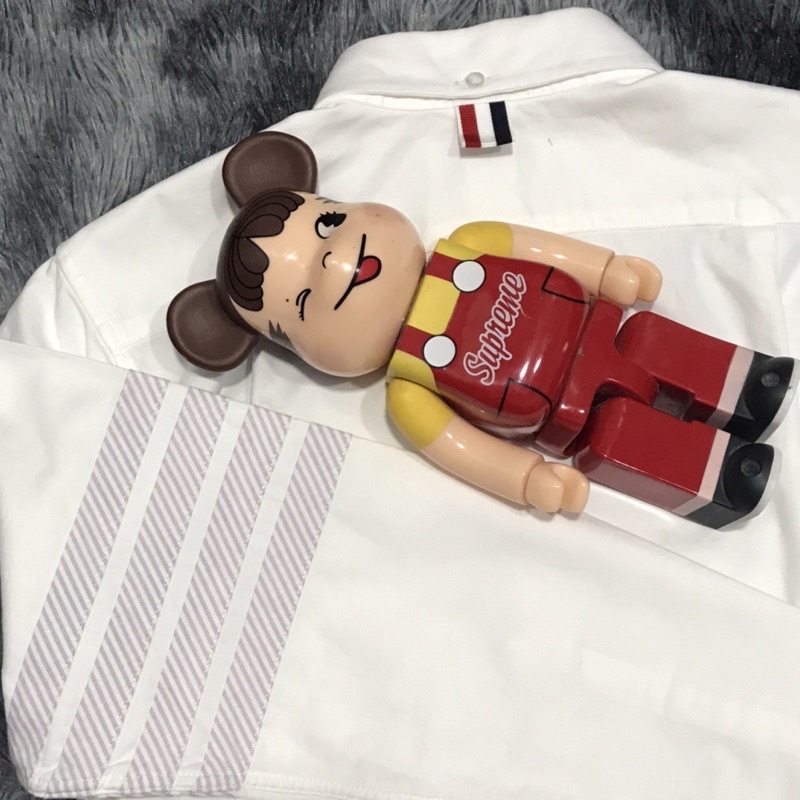 Áo sơ mi Thom browne trắng viền 4 sọc tím