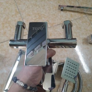Cây sen tắm Toto