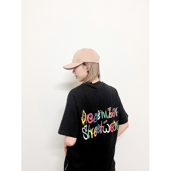 Áo thun form rộng nam nữ unisex  Localbrand December  Black V4
