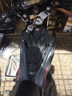 Baga giữa xe sonic màu đen