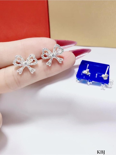 Bông tai bạc nữ hình nơ chốt thẳng gắn đá nhỏ - Bạc Bibi