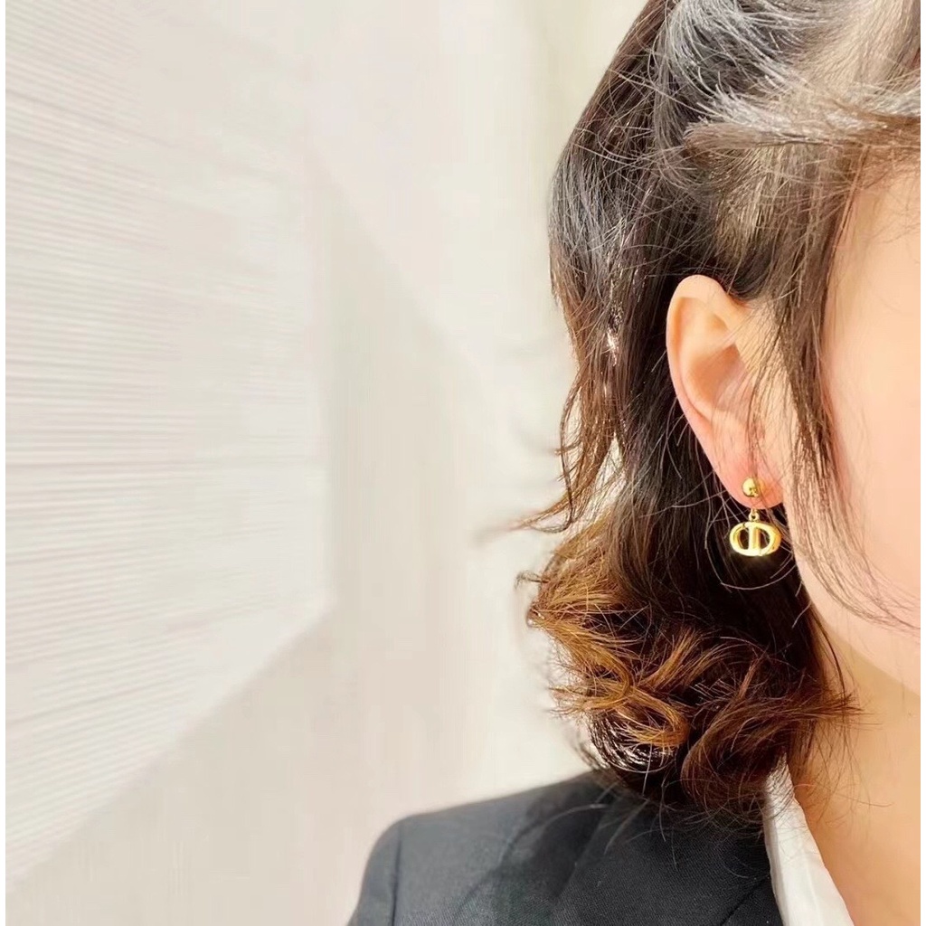 Thương hiệu thời trang chữ d nút tai trơn cùng phiên bản chất liệu xu hướng thời trang quý phái thanh lịch đẹp tinh tế